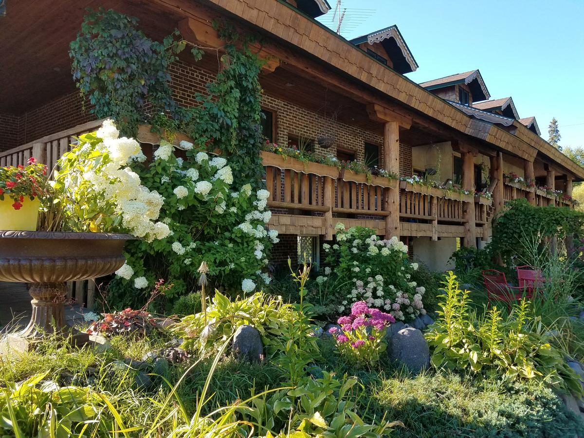 Lenroot Lodge Seeley 外观 照片