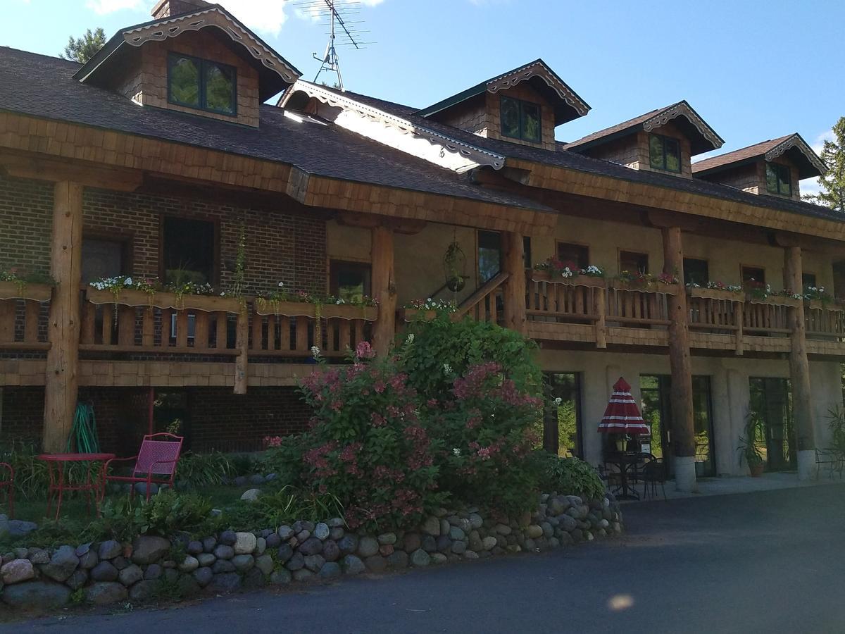 Lenroot Lodge Seeley 外观 照片