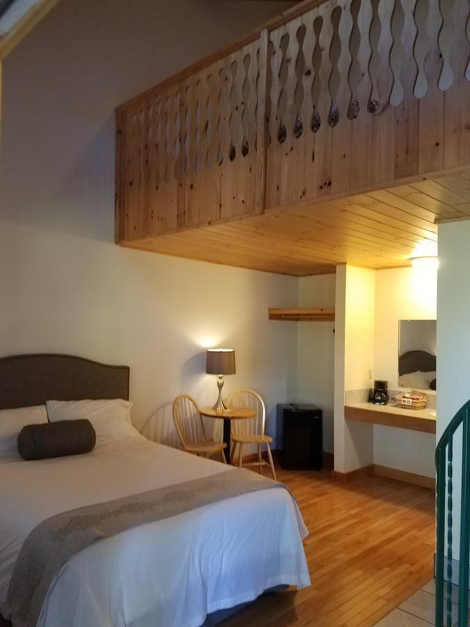Lenroot Lodge Seeley 外观 照片