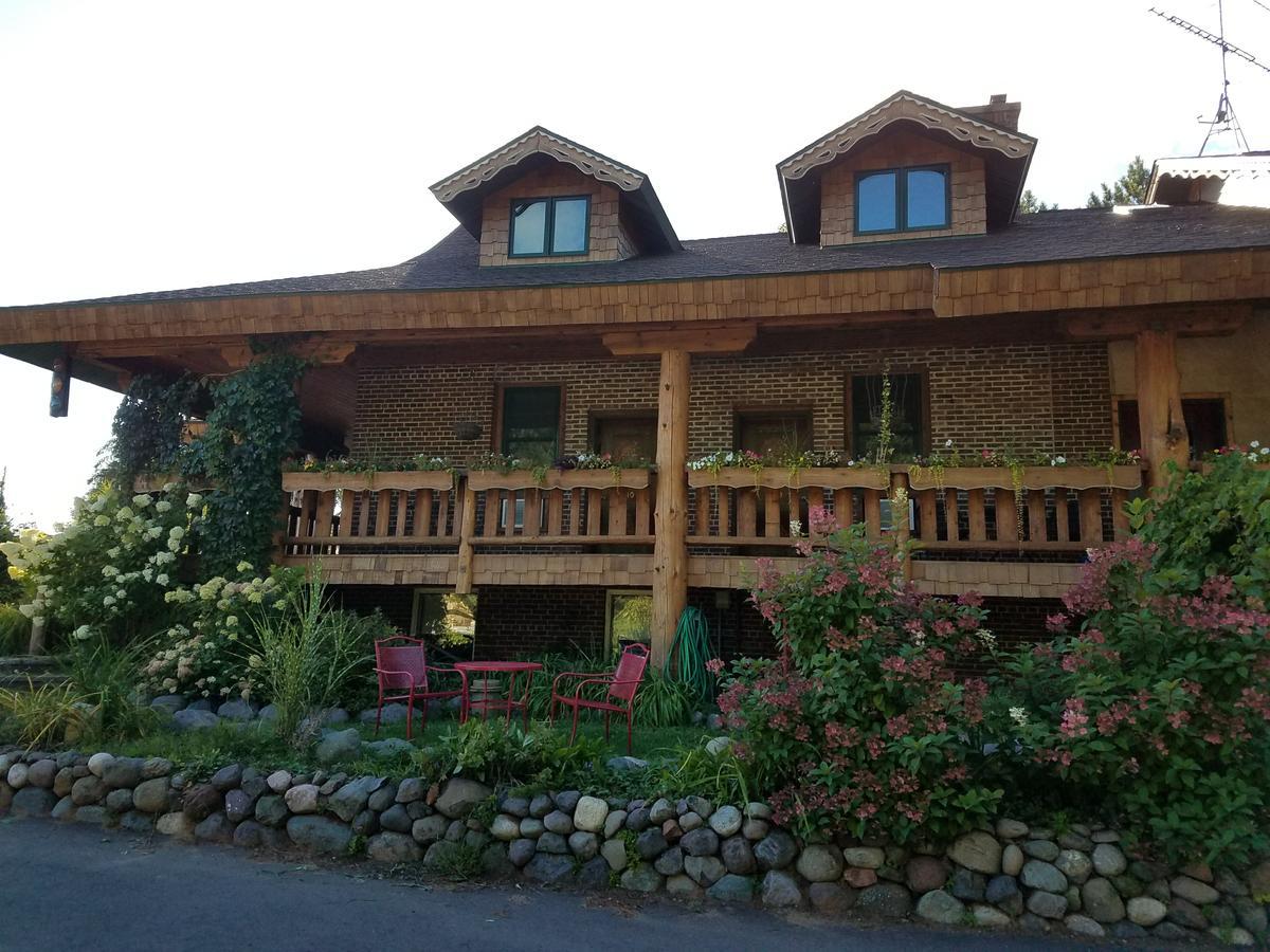 Lenroot Lodge Seeley 外观 照片