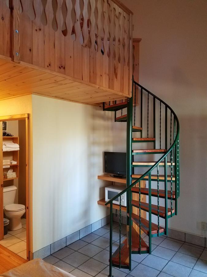 Lenroot Lodge Seeley 外观 照片